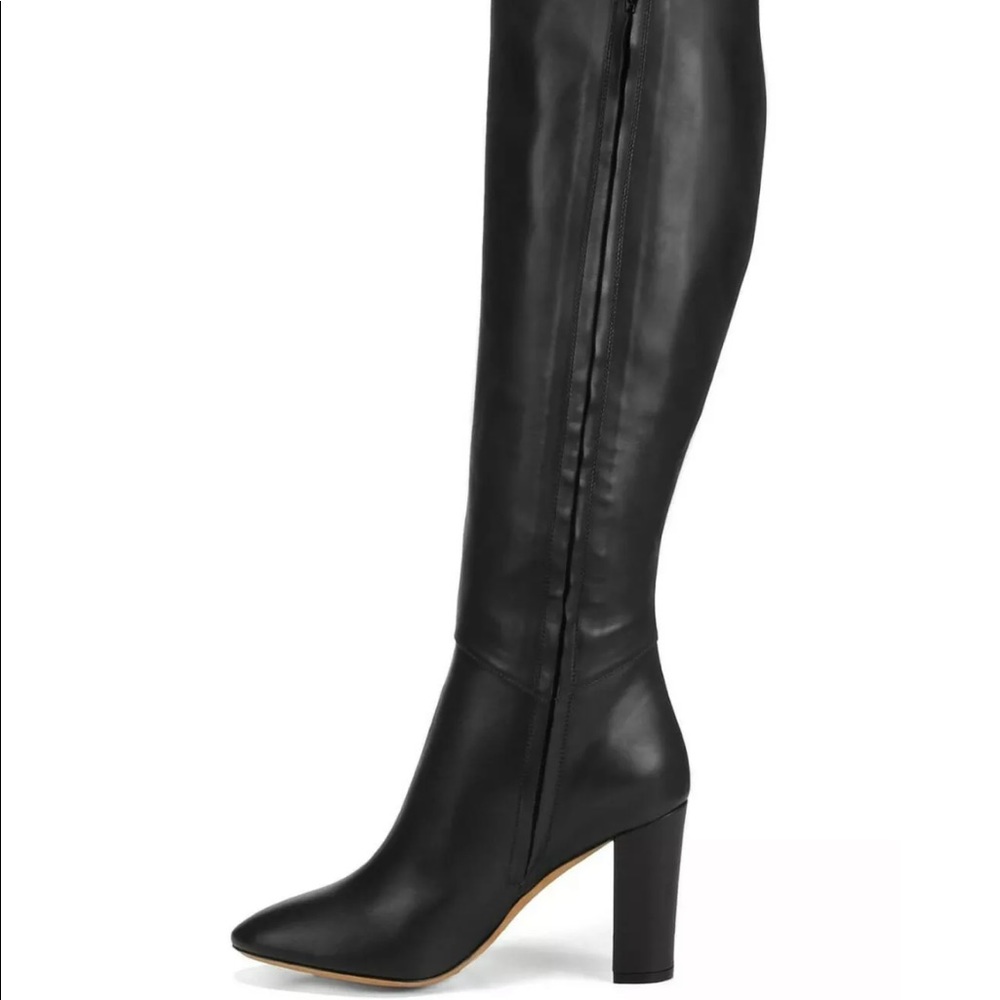 Great black knees high boots. Never worn, size 8!
